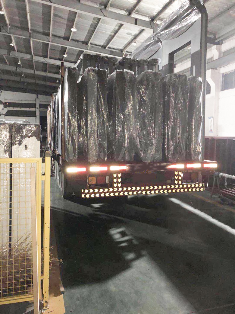 2018.7.6 山東文登公交站臺、候車亭發(fā)貨