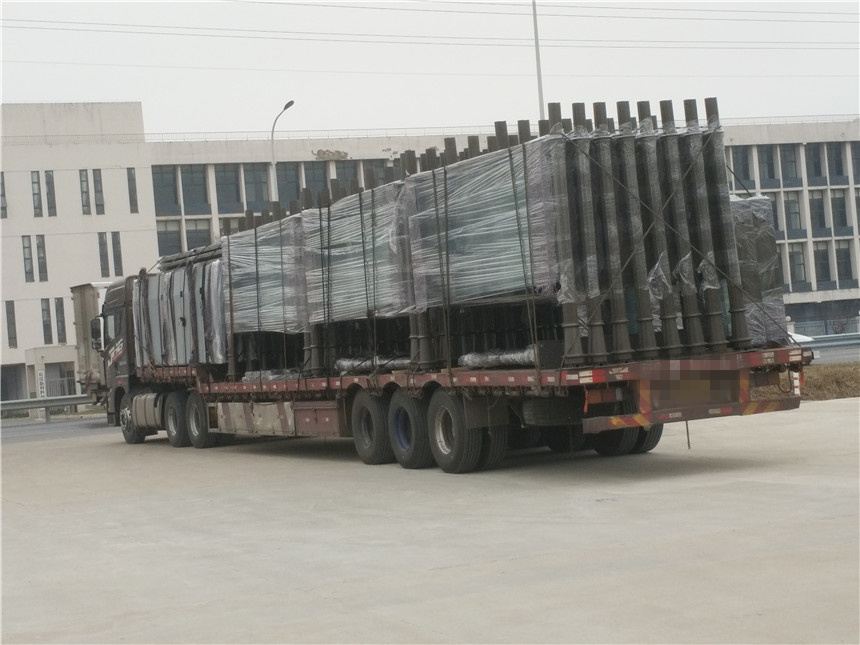 2018.12.11遼寧葫蘆島公交站臺、候車亭發(fā)貨