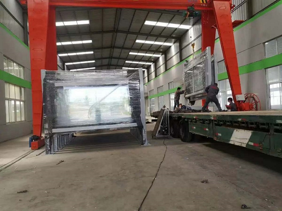 2020.4.25 福建泉州候車亭項目發(fā)貨通知