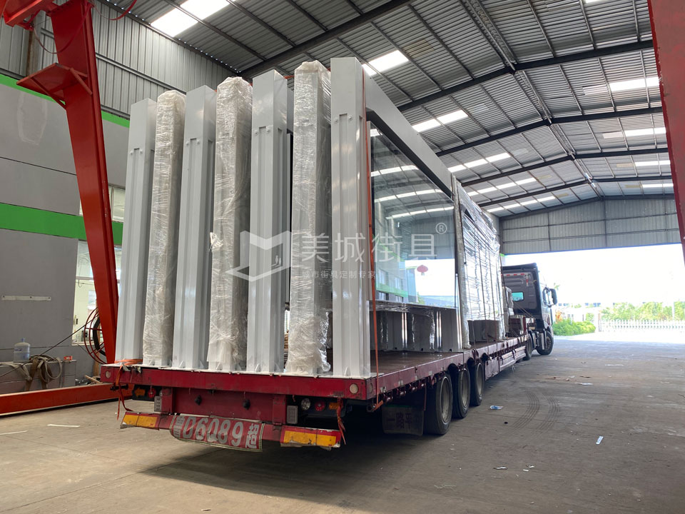 2022.7.1號美城街具供應(yīng)徐州公交站臺發(fā)貨現(xiàn)場